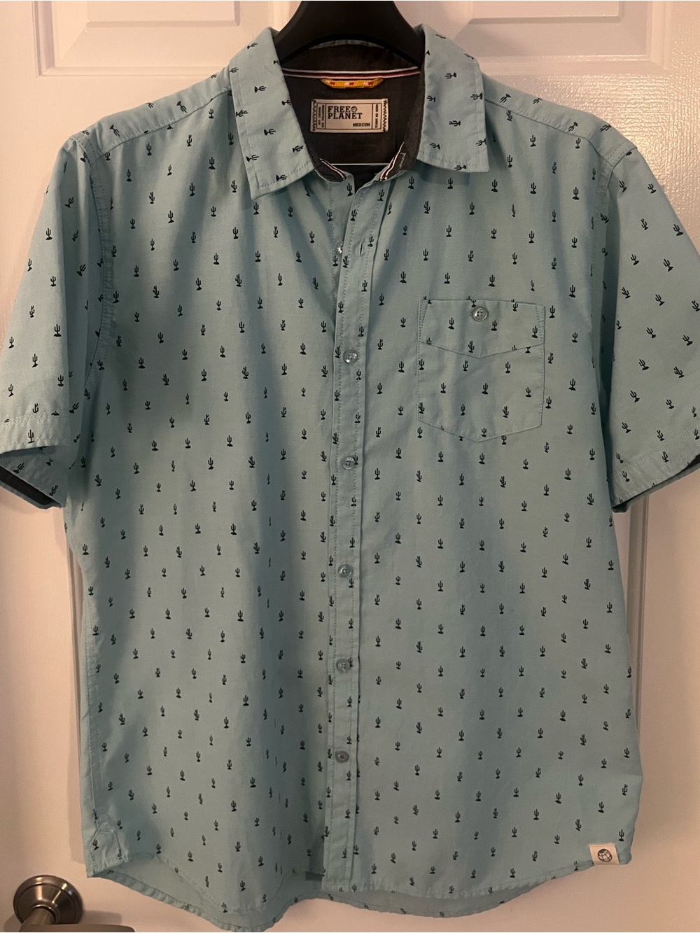 Free Planet Men's Light Green Cotton/Poly Short Sleeve Shirt Size Medium